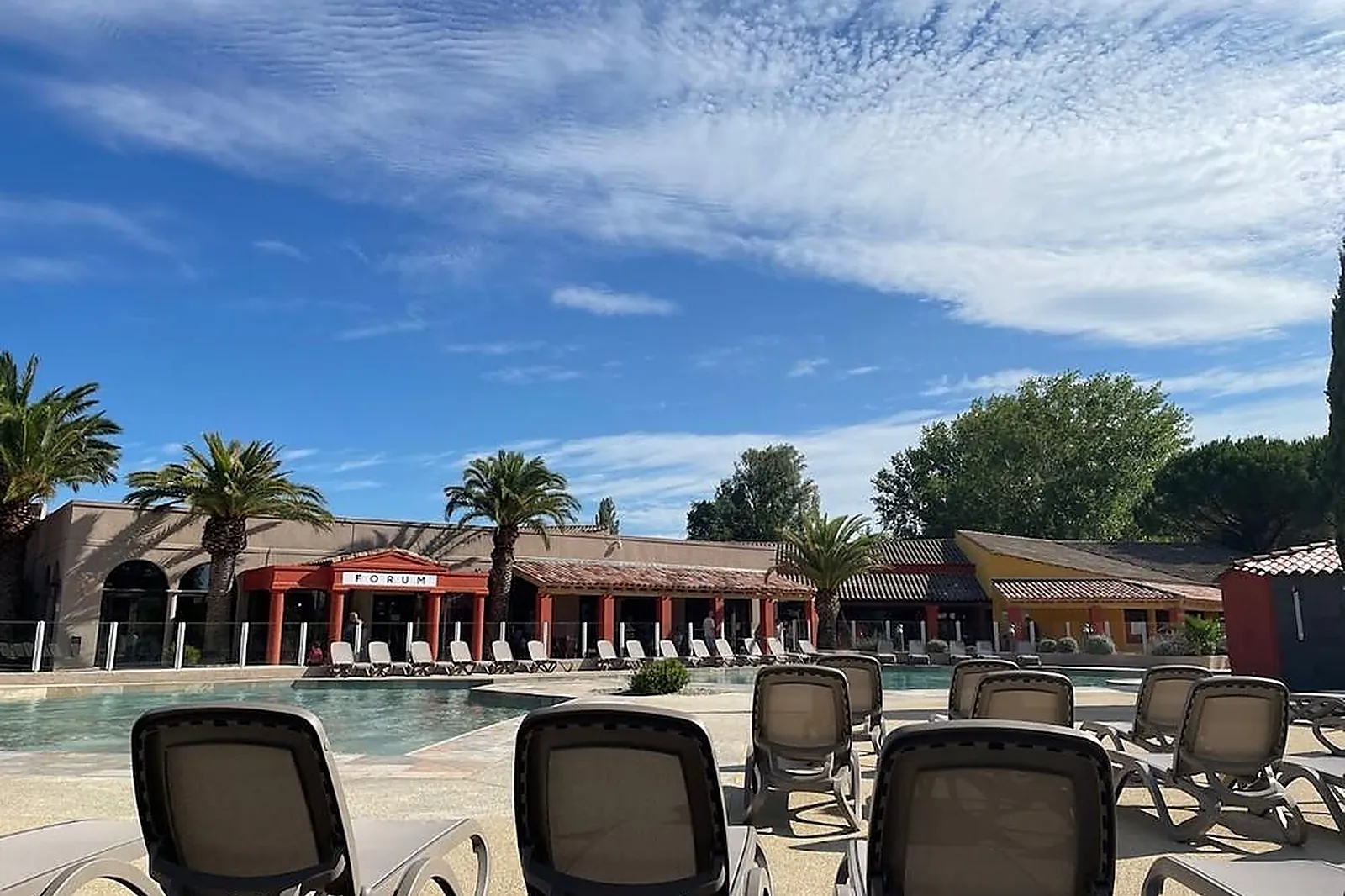 Lieux événementiels, VILLAGE CAMARGUAIS