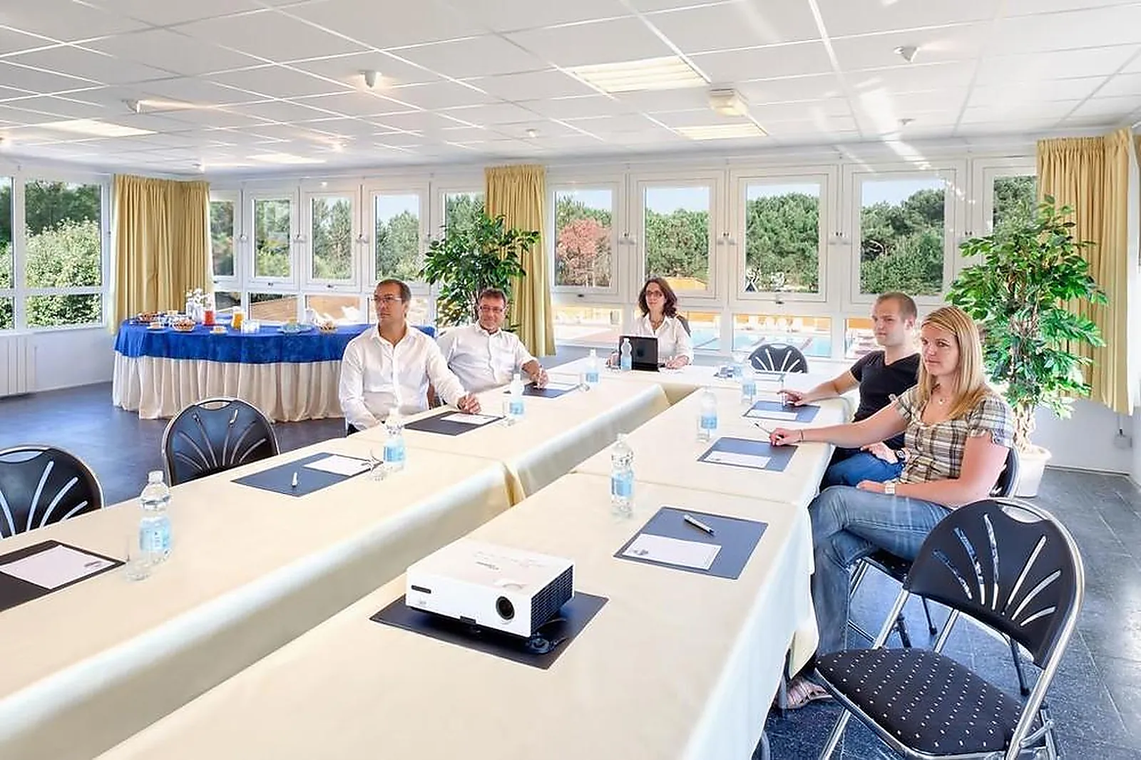 Lieux événementiels, VILLAGE CLUB LA GRANDE BAIE