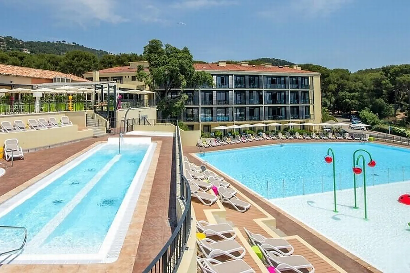 Lieux événementiels, VILLAGE CLUB MILÉADE CARQUEIRANNE