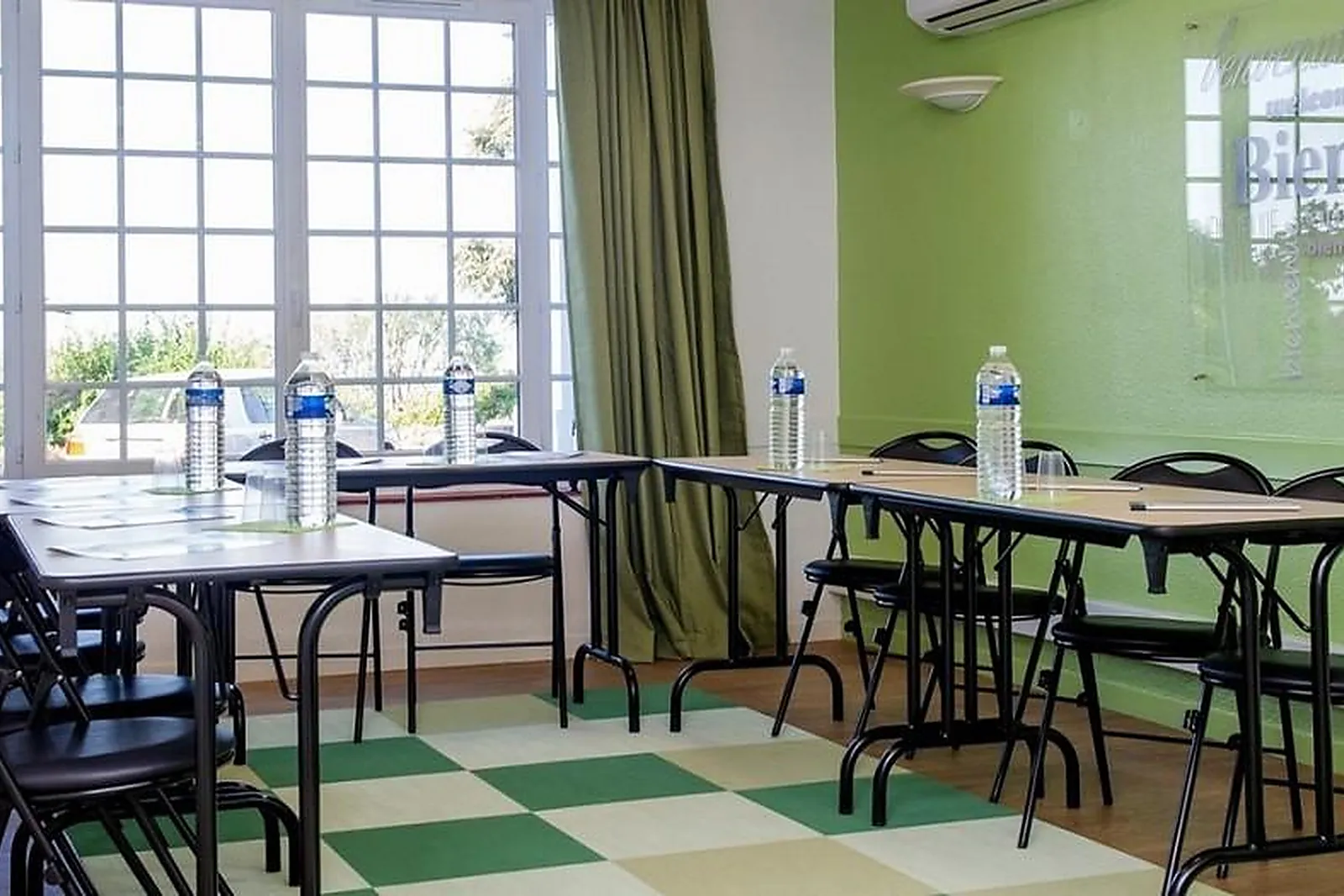 Lieux événementiels, VILLAGE CLUB MILÉADE CARQUEIRANNE