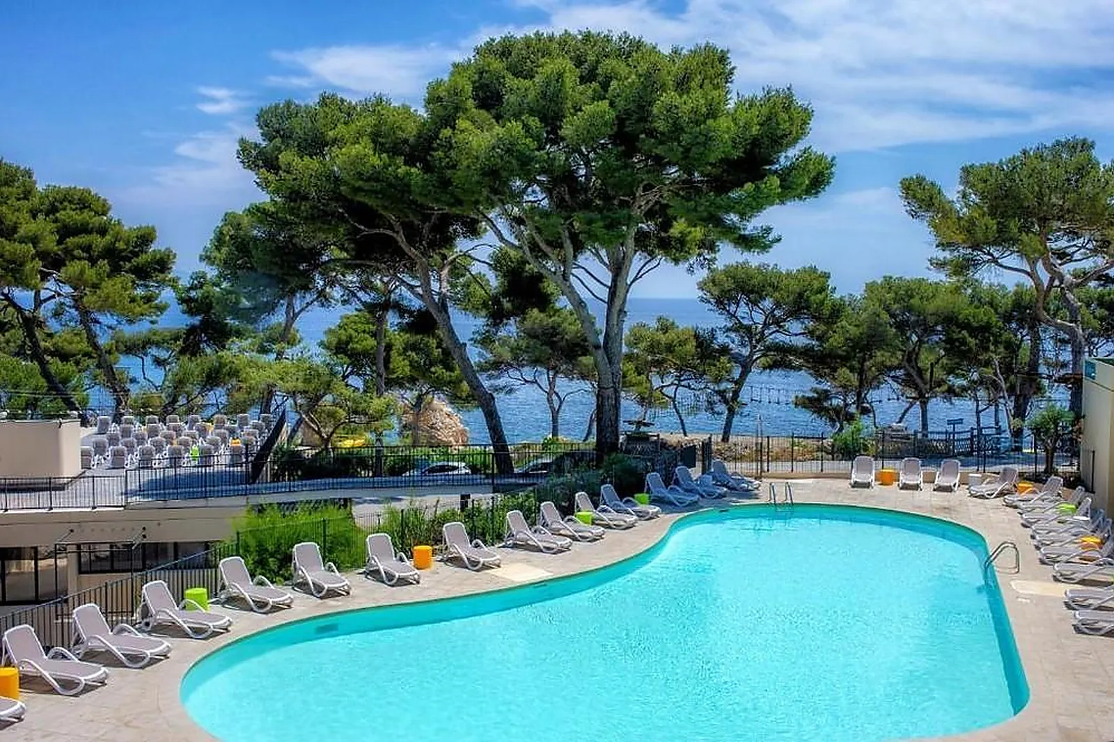 Lieux événementiels, VILLAGE CLUB MILÉADE CARRY-LE-ROUET