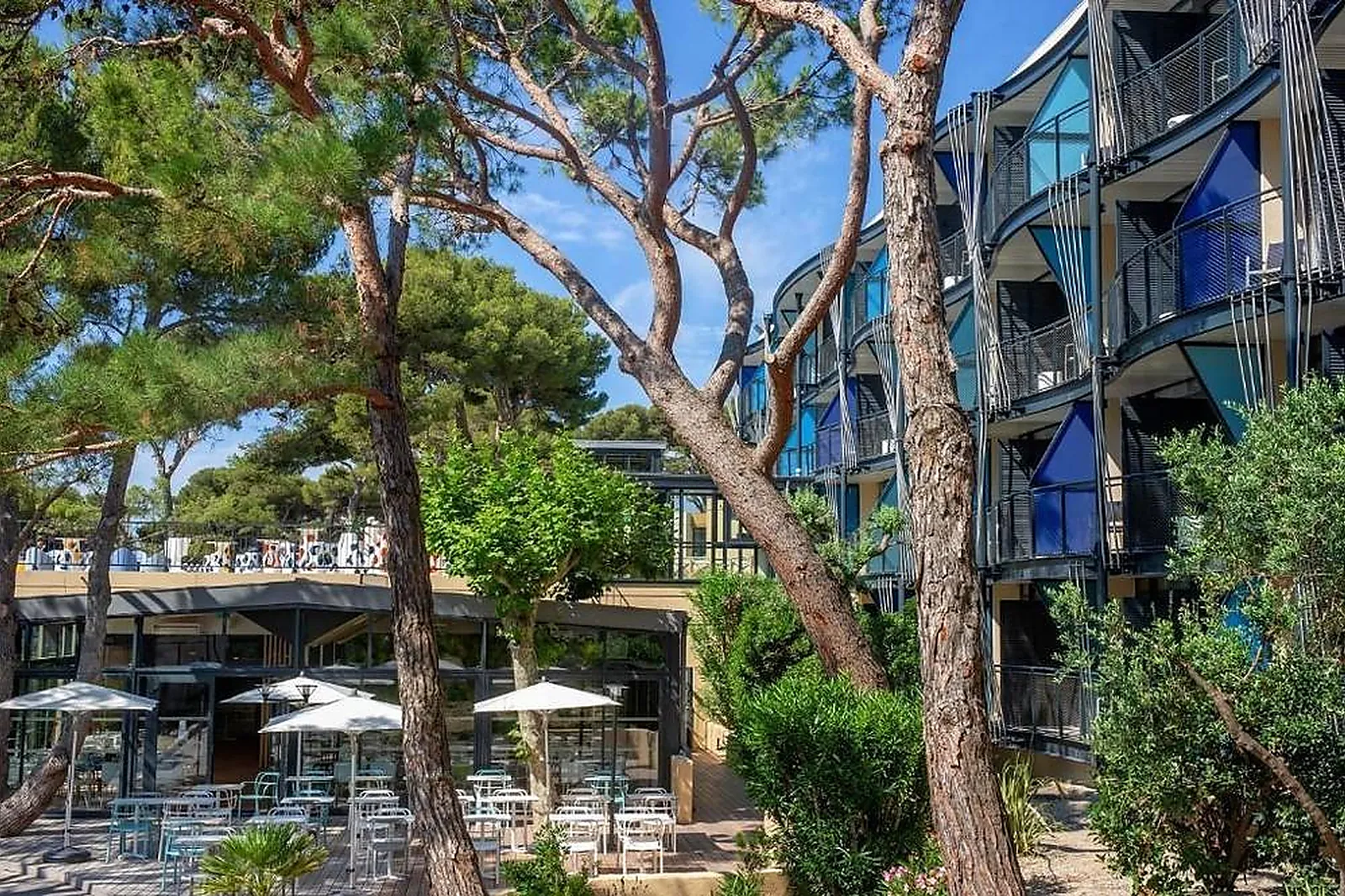 Lieux événementiels, VILLAGE CLUB MILÉADE CARRY-LE-ROUET