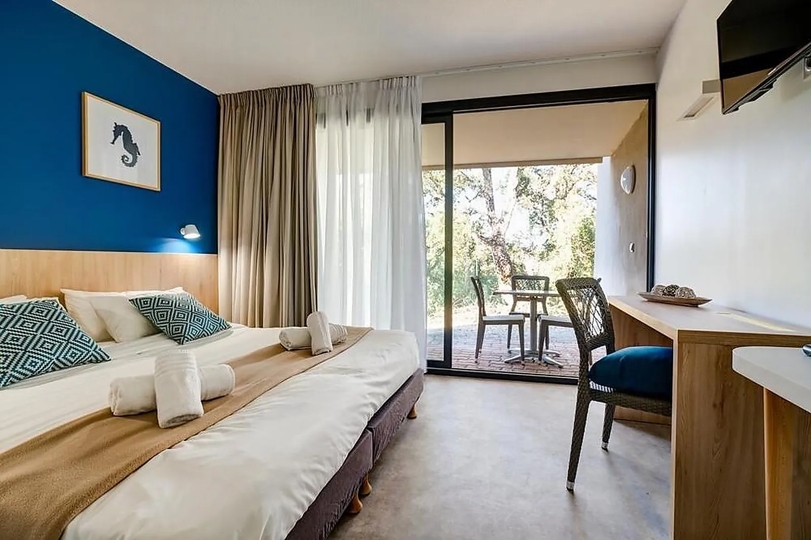 Lieux événementiels, VILLAGE CLUB MILÉADE LES ISSAMBRES LA GAILLARDE