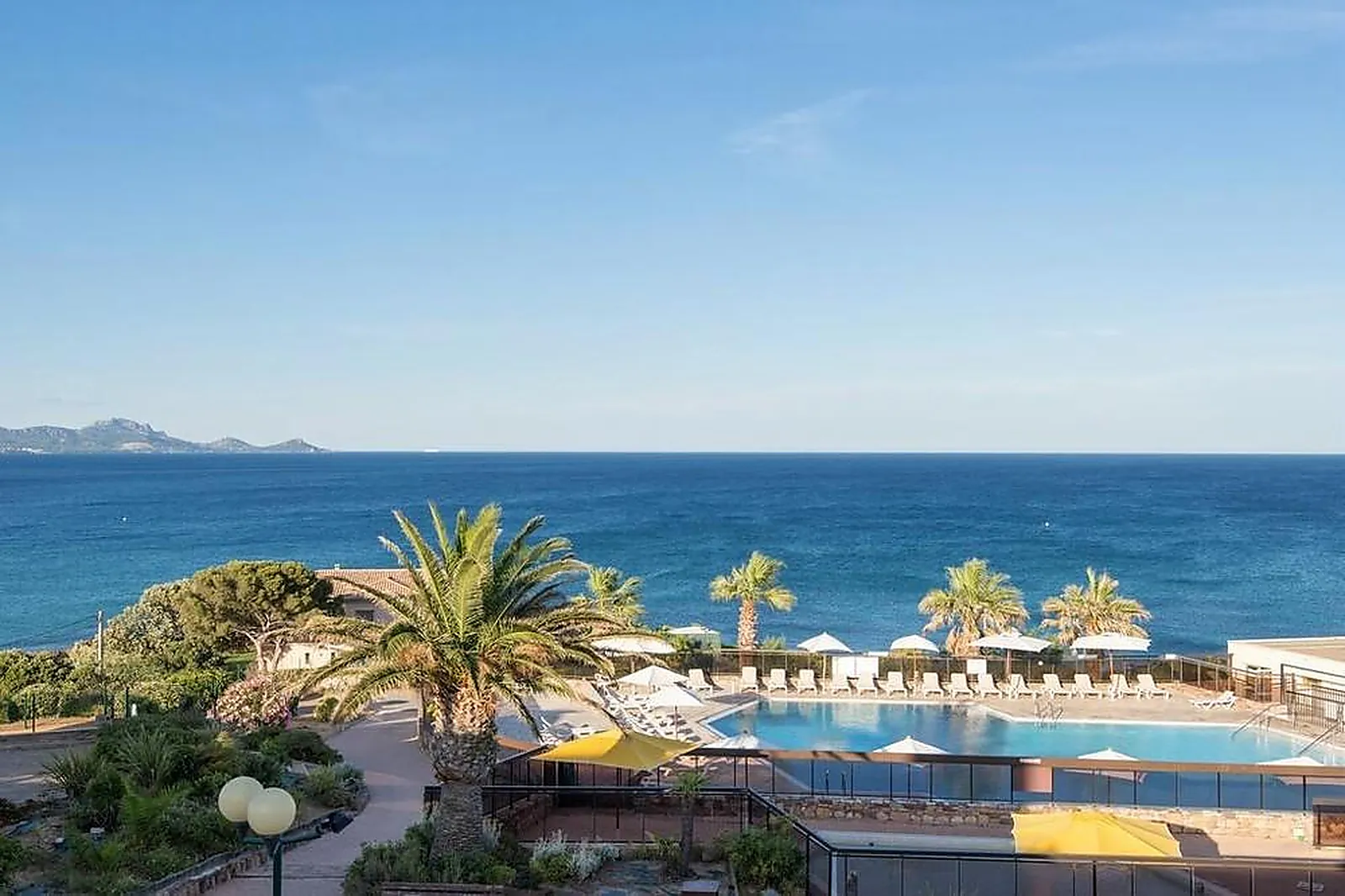 Lieux événementiels, VILLAGE CLUB MILÉADE LES ISSAMBRES LA GAILLARDE