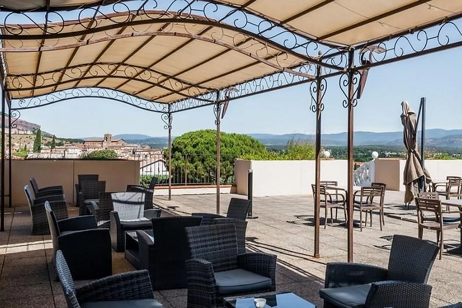 Lieux événementiels, VILLAGE CLUB MILÉADE ROQUEBRUNE-SUR-ARGENS