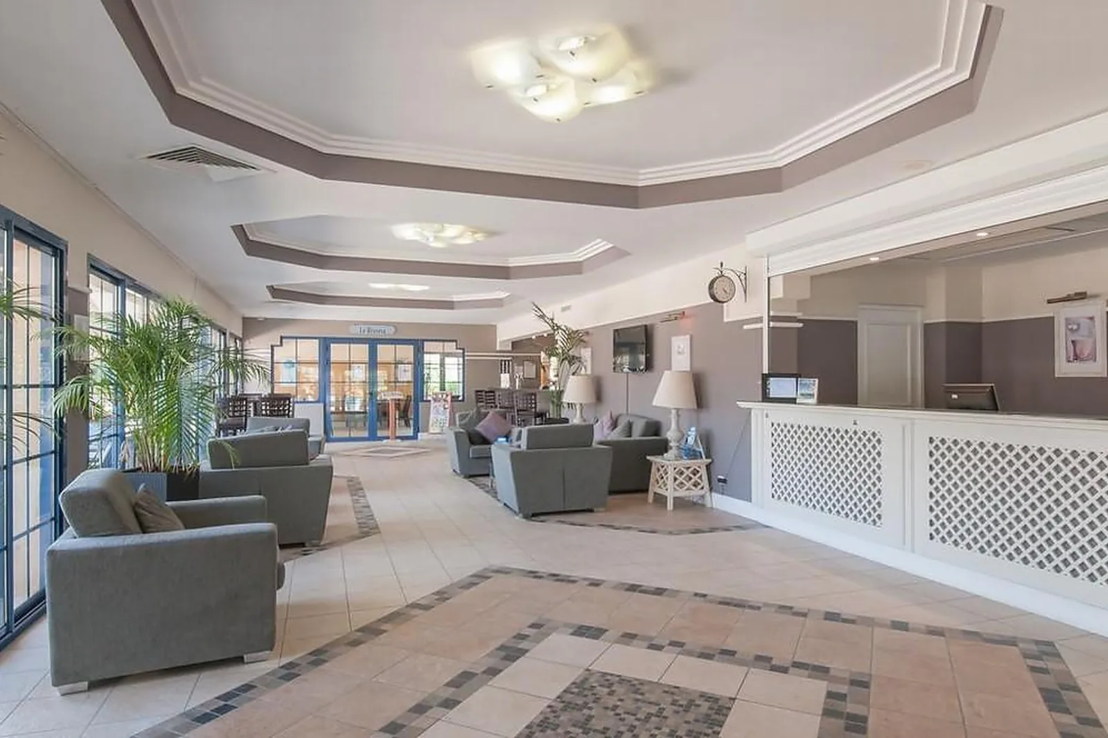 Lieux événementiels, VILLAGE CLUB LES RIVES DE CANNES MANDELIEU