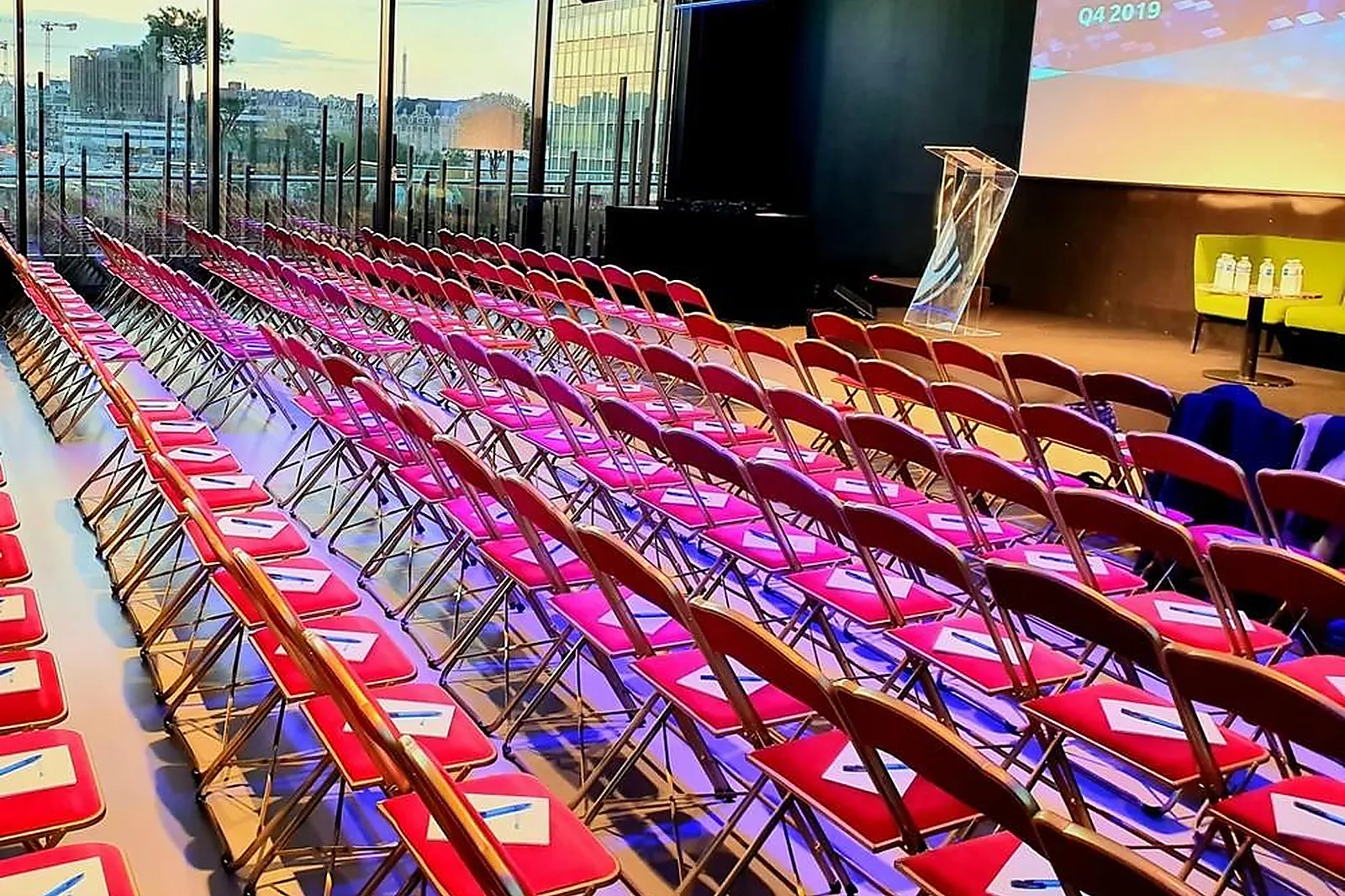 Lieux événementiels, VILLAGE OXYGEN PARIS LA DÉFENSE