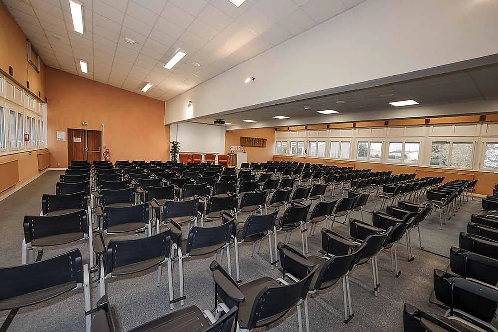 Lieux événementiels, VILLAGE PHILOTÉ