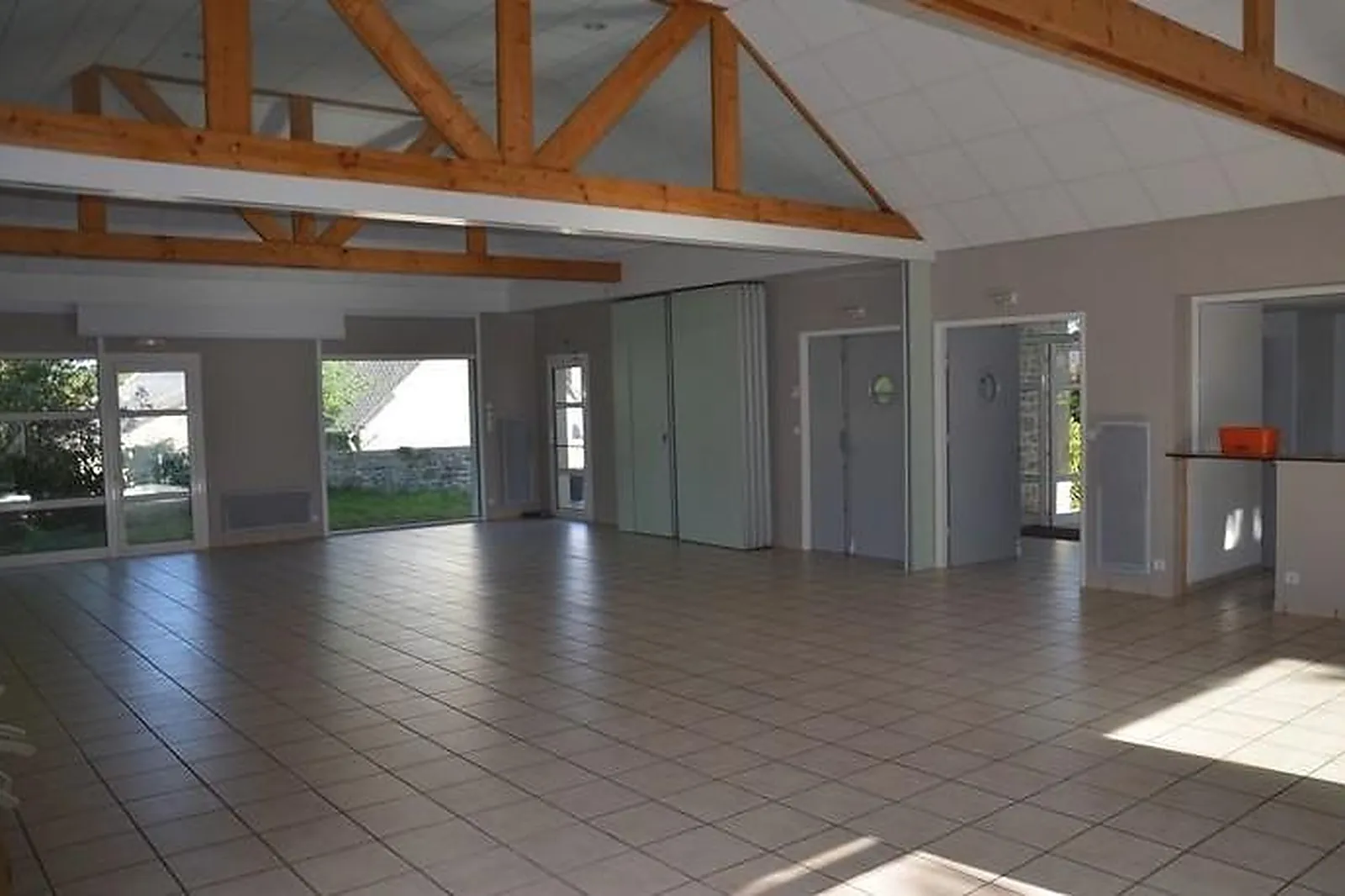 Lieux événementiels, VILLAGE DE KERLAVIC