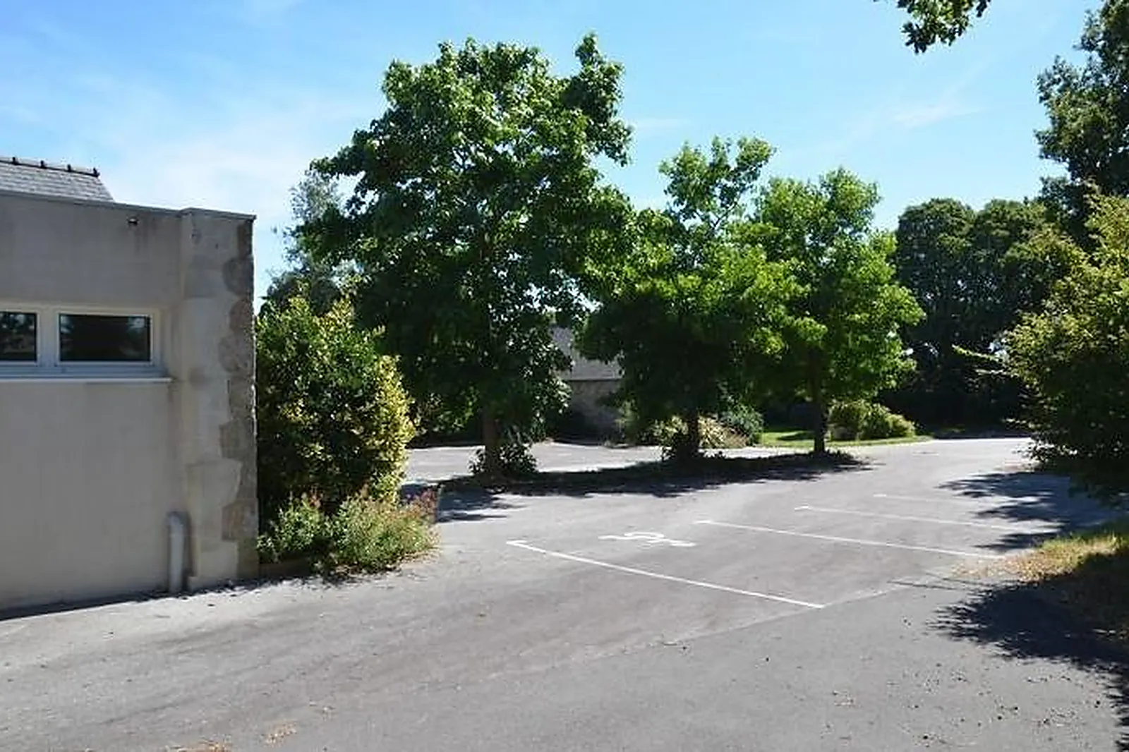 Lieux événementiels, VILLAGE DE KERLAVIC