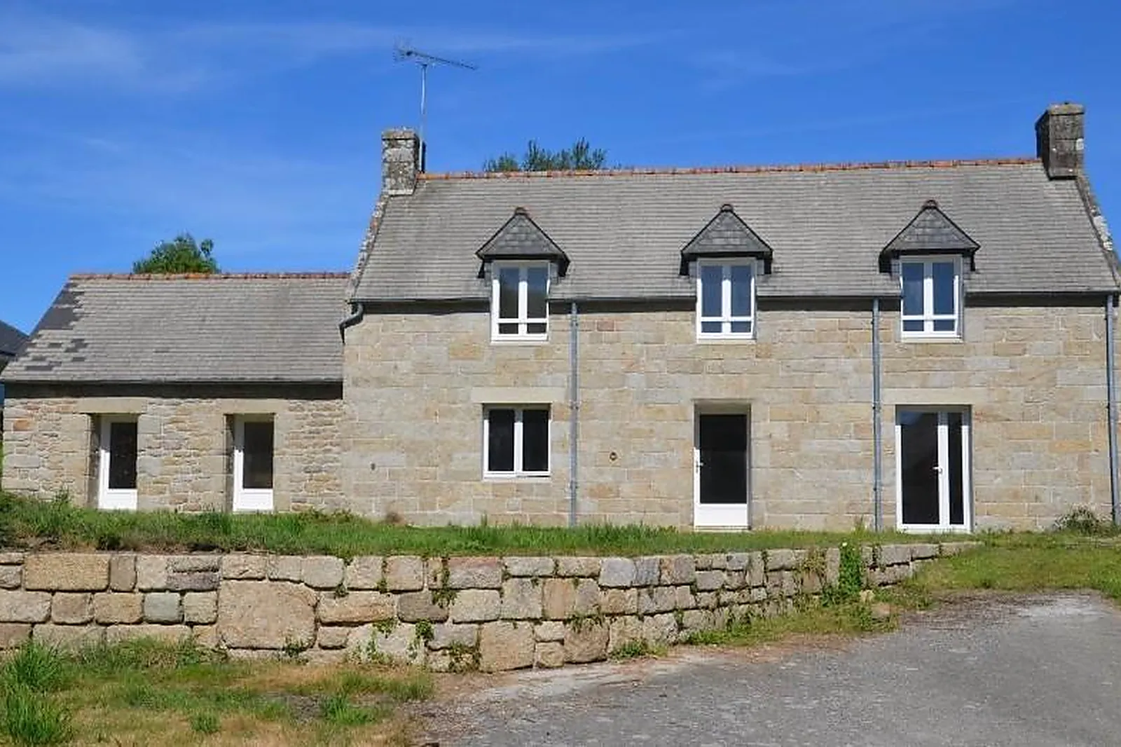 Lieux événementiels, VILLAGE DE KERLAVIC