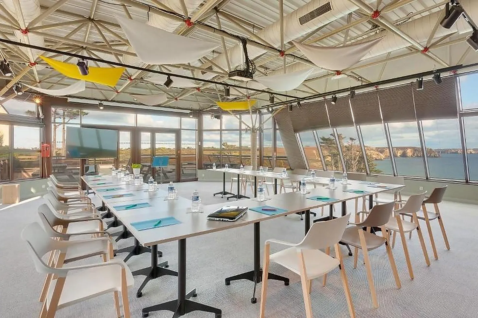 Lieux événementiels, VILLAGE VACANCES APAS-BTP DE PEN-HIR - CAMARET-SUR-MER