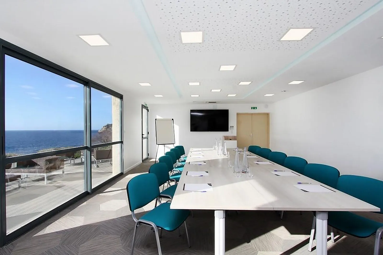 Lieux événementiels, VILLAGE VACANCES PAESE DI LAVA