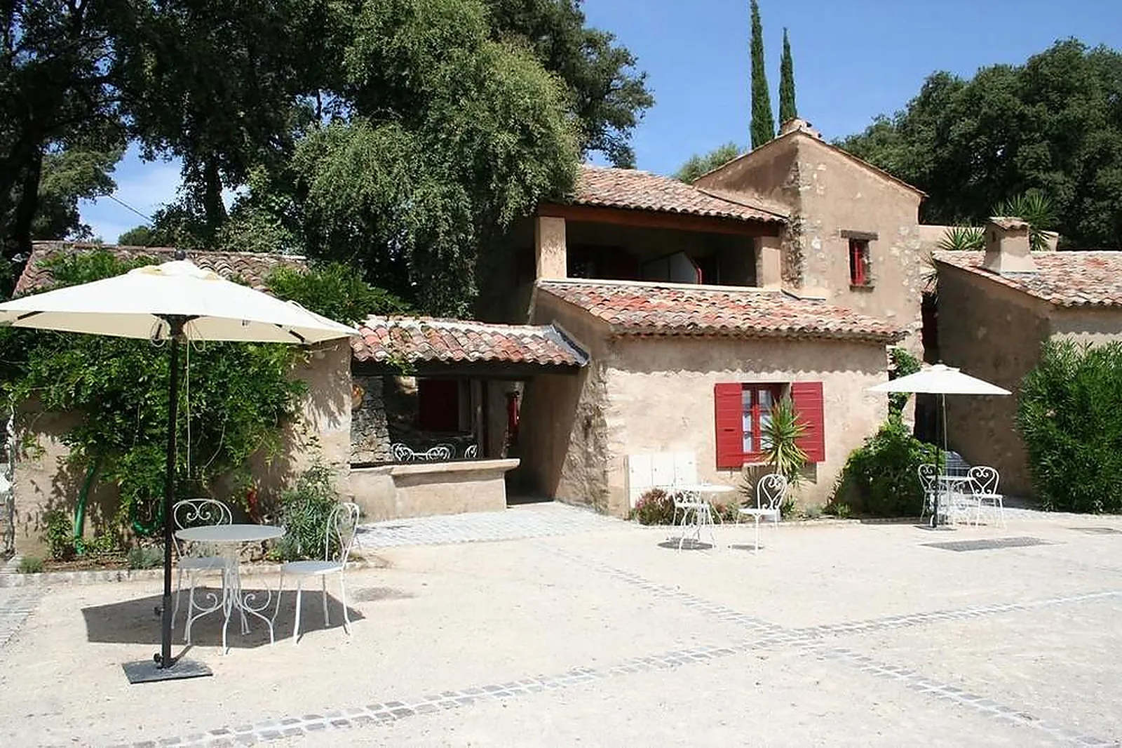 Lieux événementiels, VILLAGES CLUBS DU SOLEIL LE REVERDI