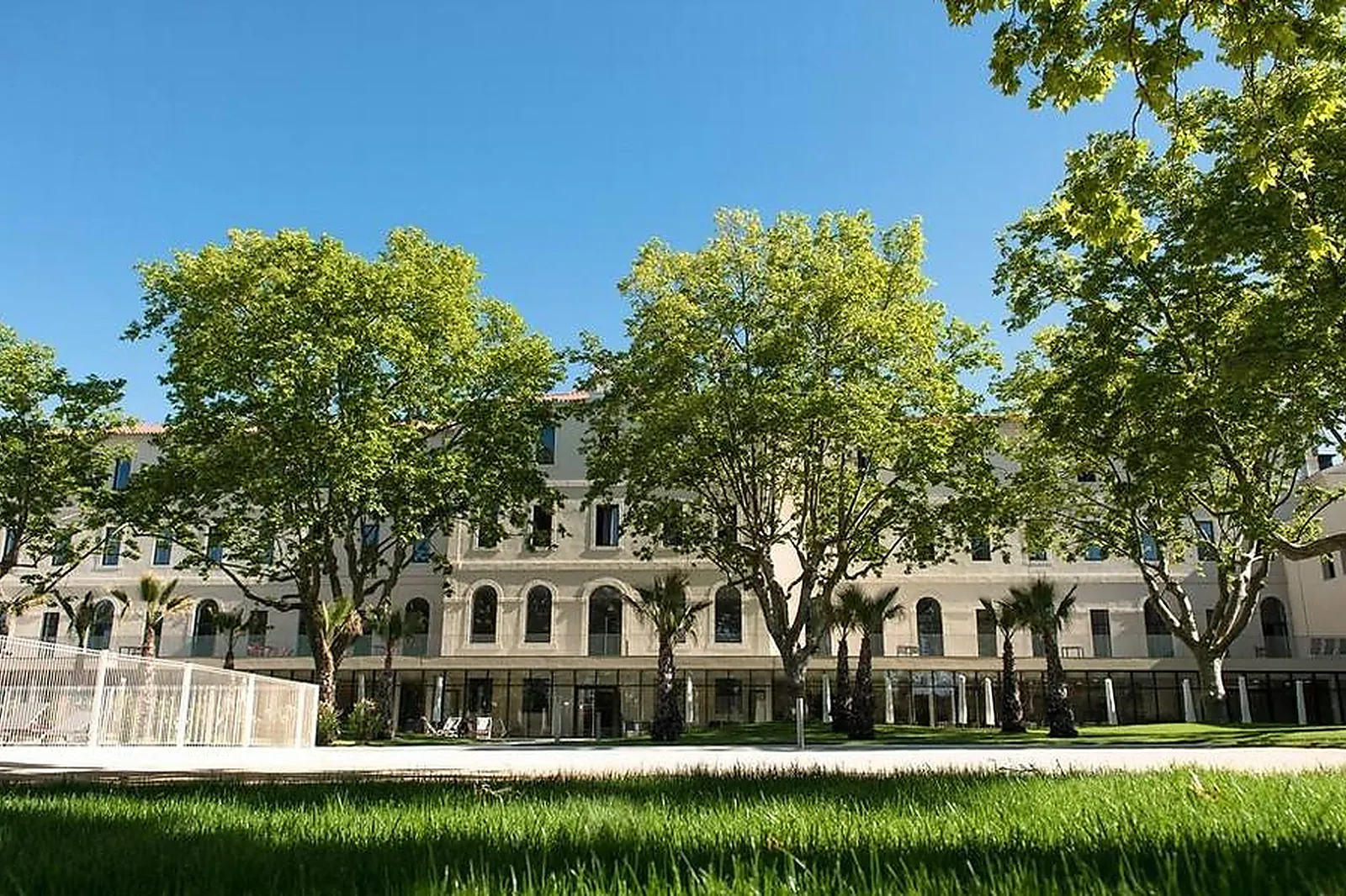 Lieux événementiels, VILLAGES CLUBS DU SOLEIL MARSEILLE