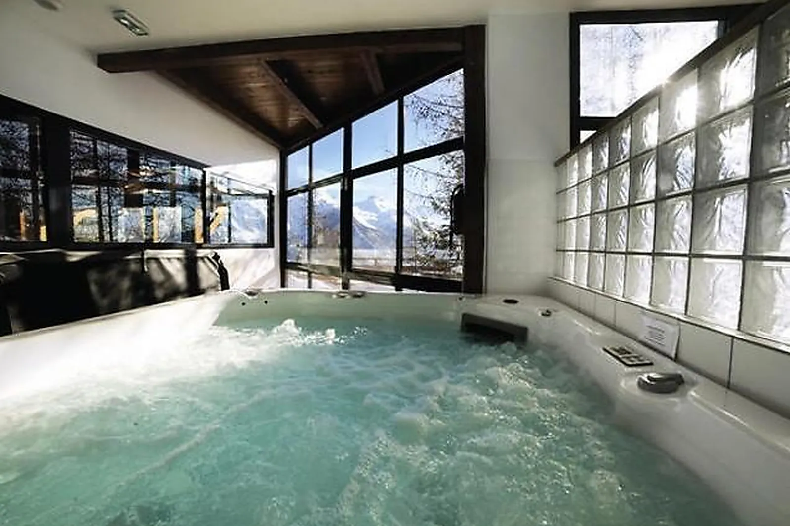 Lieux événementiels, VILLAGES CLUBS DU SOLEIL ORCIÈRES MERLETTE 1850