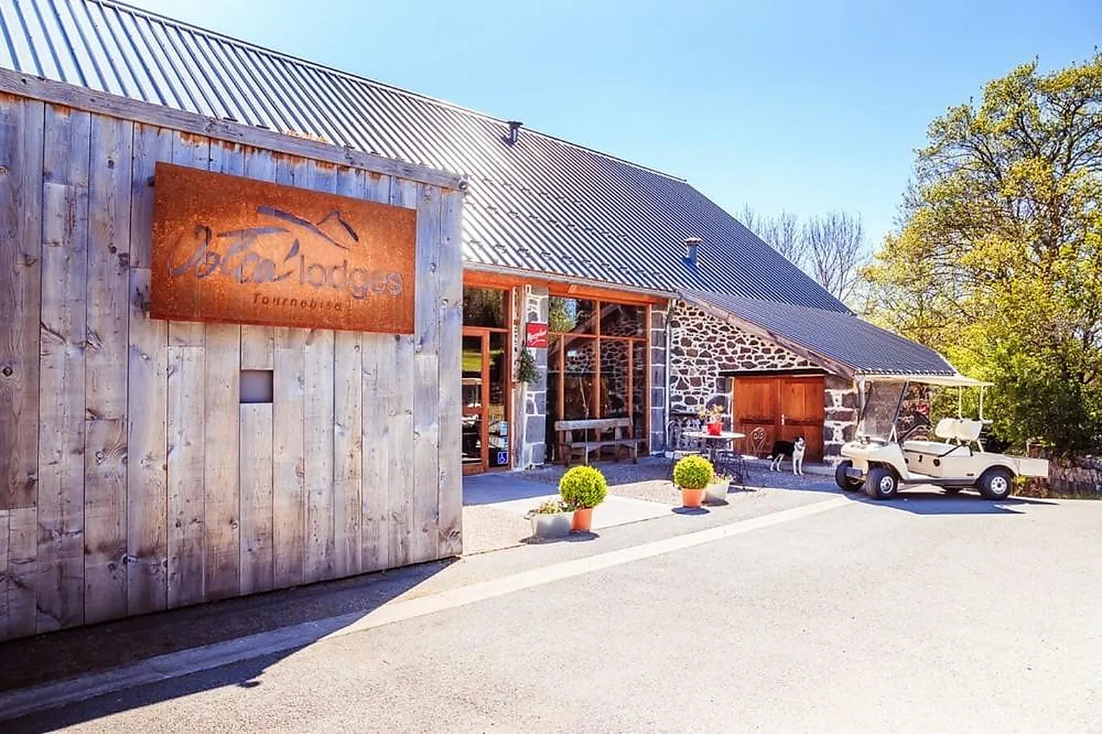 Lieux événementiels, VOLCA LODGES