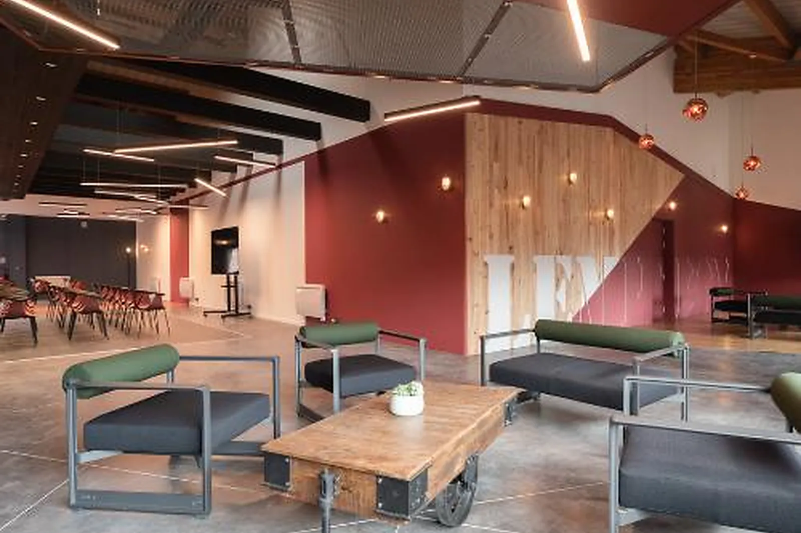 Lieux événementiels, VOLCAN DE LEMPTÉGY