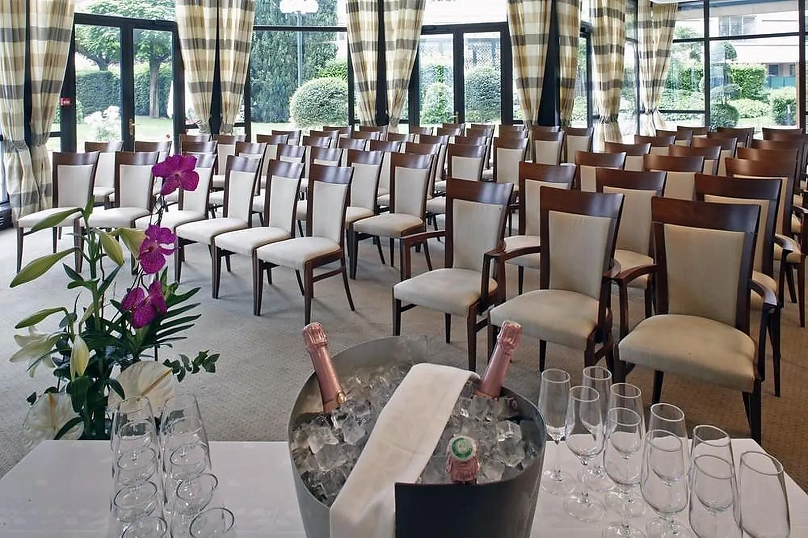 Lieux événementiels, WARWICK REINE ASTRID LYON