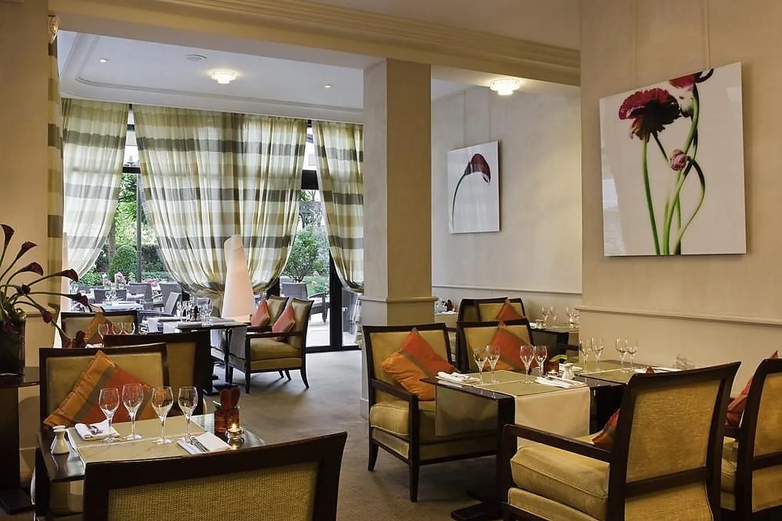 Lieux événementiels, WARWICK REINE ASTRID LYON