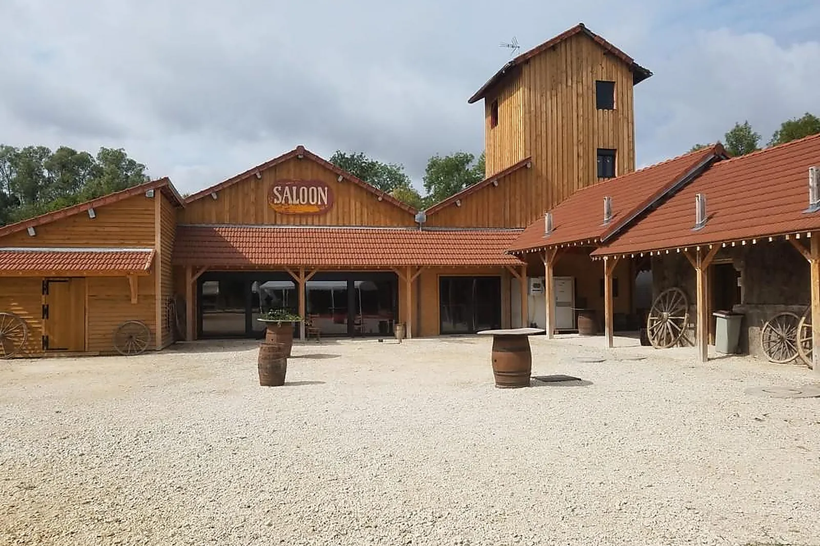 Lieux événementiels, WESTERN CITY