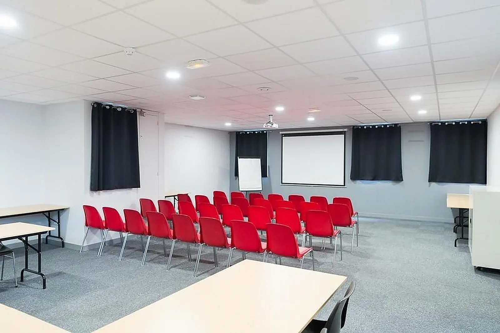 Lieux événementiels, WINK HOTEL JUVISY