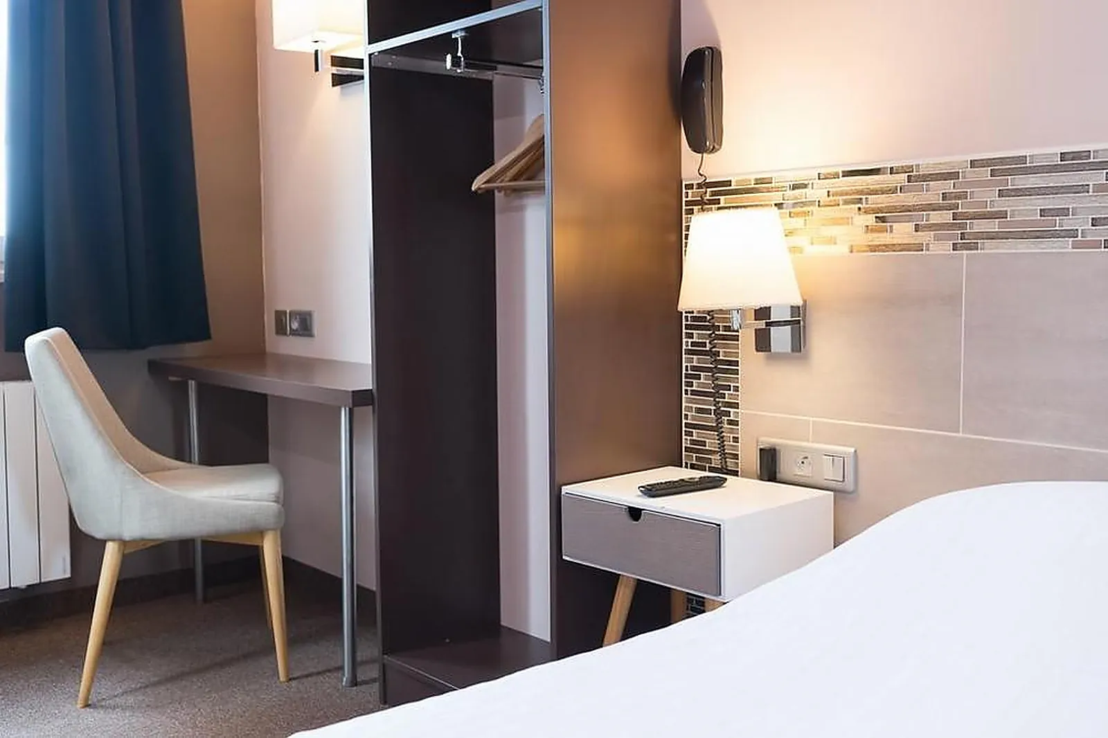 Lieux événementiels, WINK HOTEL JUVISY