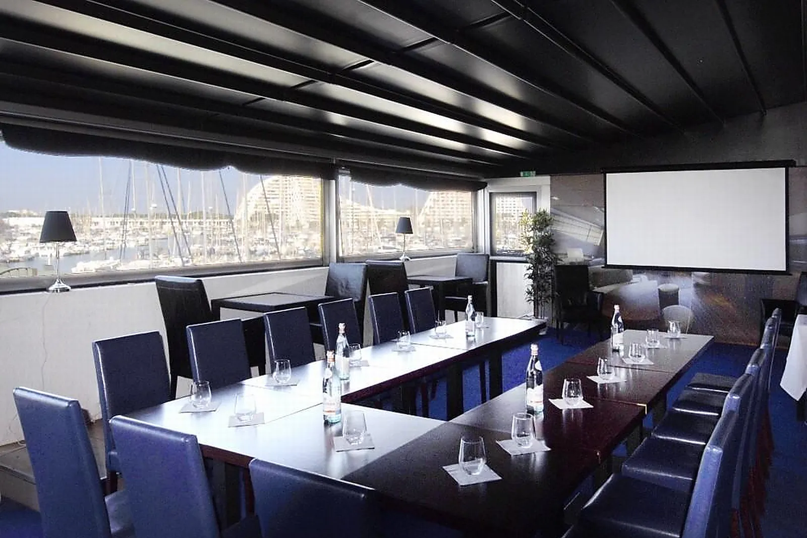 Lieux événementiels, YACHT CLUB