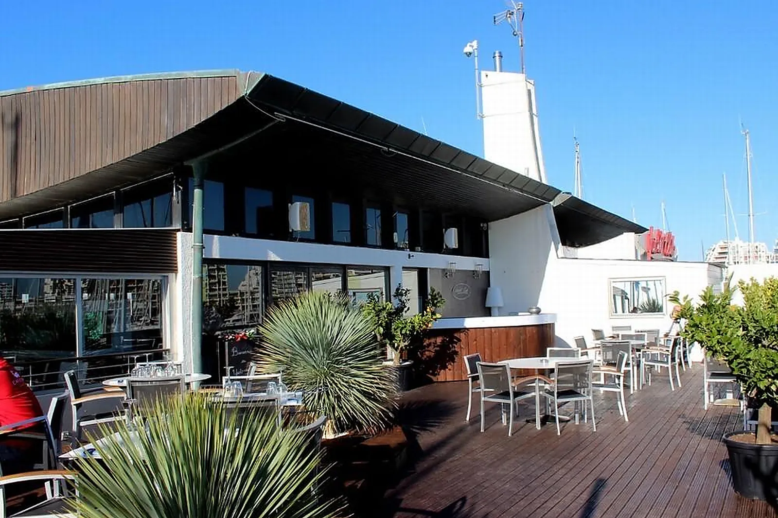 Lieux événementiels, YACHT CLUB