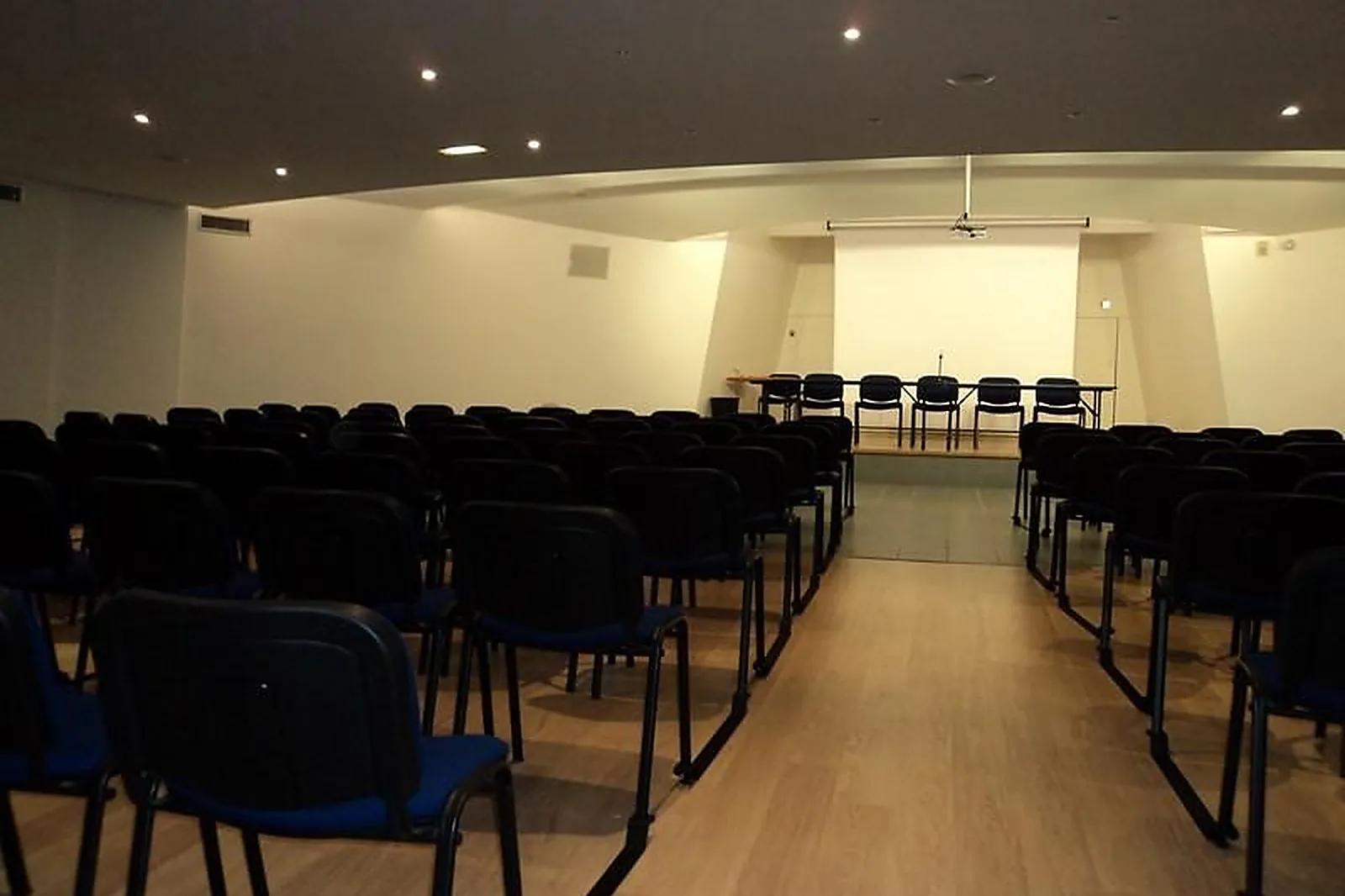 Lieux événementiels, YACHT-CLUB DE PORT-CAMARGUE