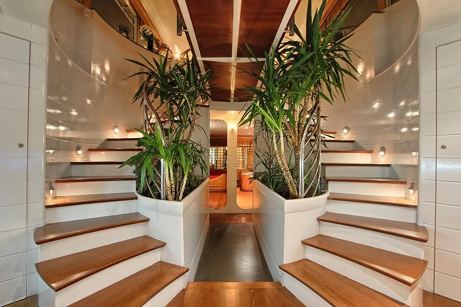 Lieux événementiels, YACHT JOSÉPHINE