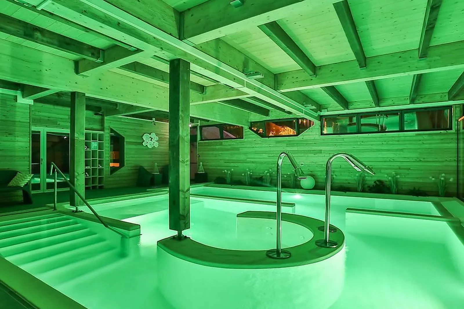 Lieux événementiels, YELLOH! VILLAGE LE PRÉ BAS