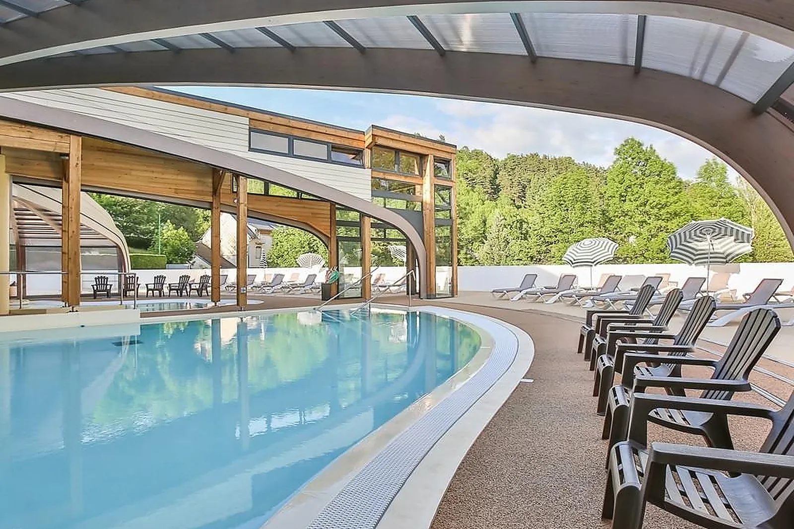 Lieux événementiels, YELLOH! VILLAGE LE PRÉ BAS