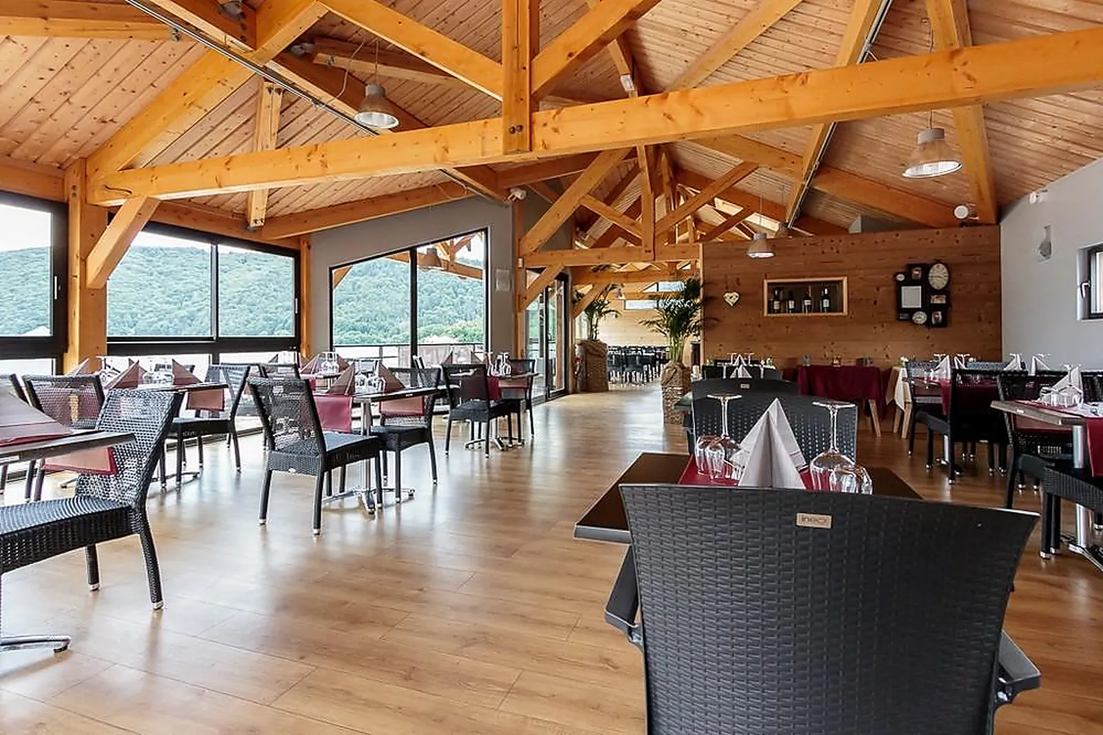 Lieux événementiels, YELLOH! VILLAGE LE PRÉ BAS