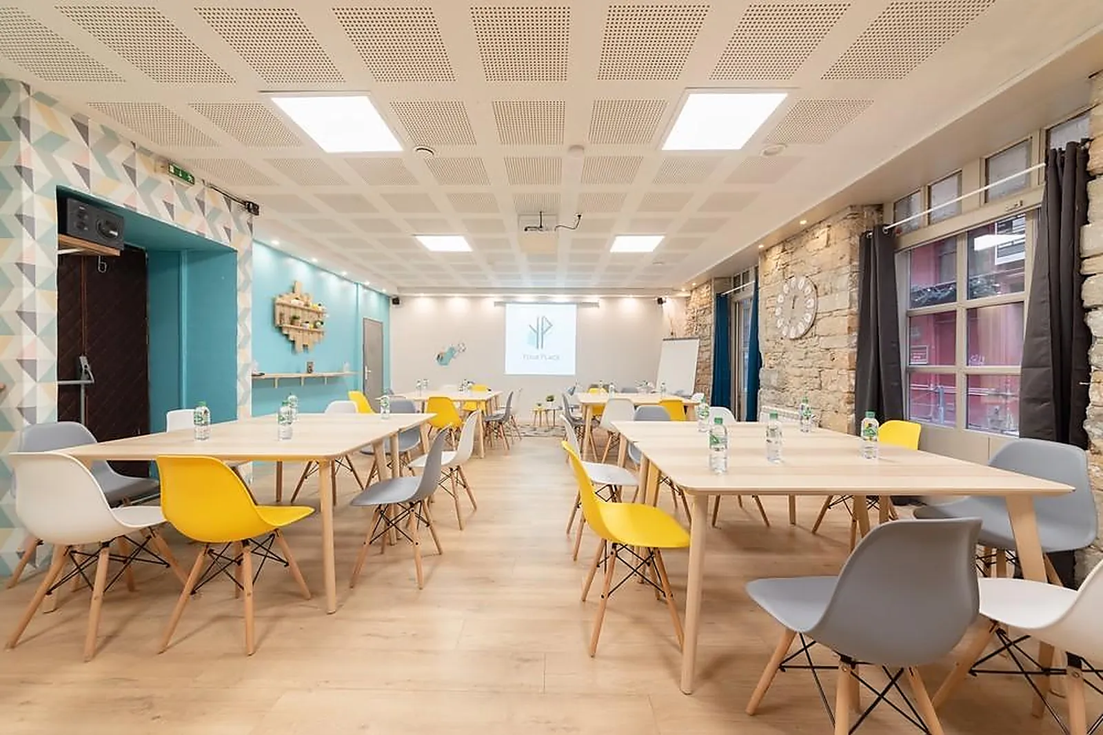 Lieux événementiels, YOUR PLACE