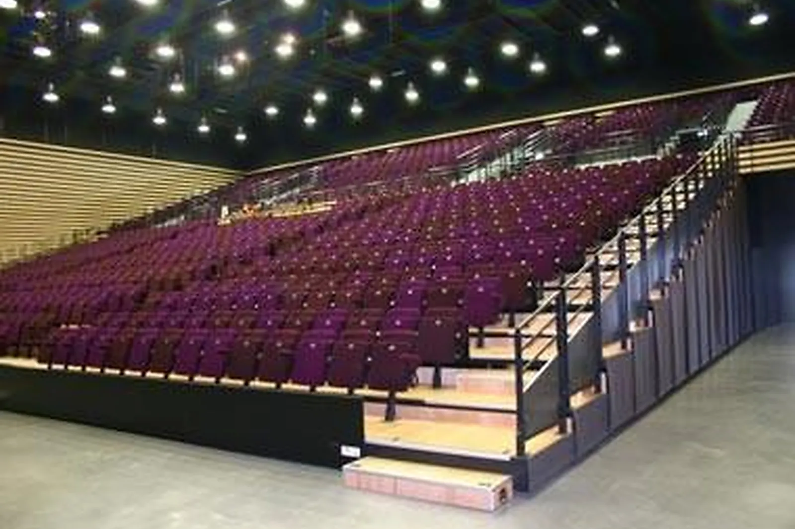 Lieux événementiels, ZINGA ZANGA