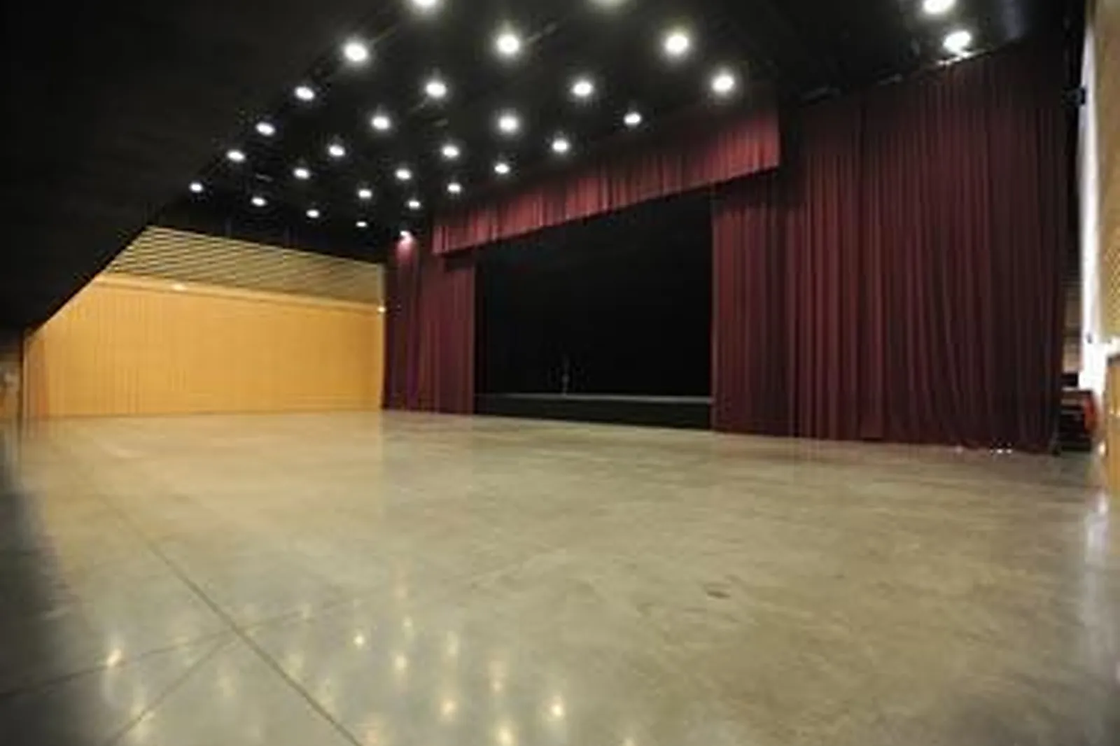 Lieux événementiels, ZINGA ZANGA