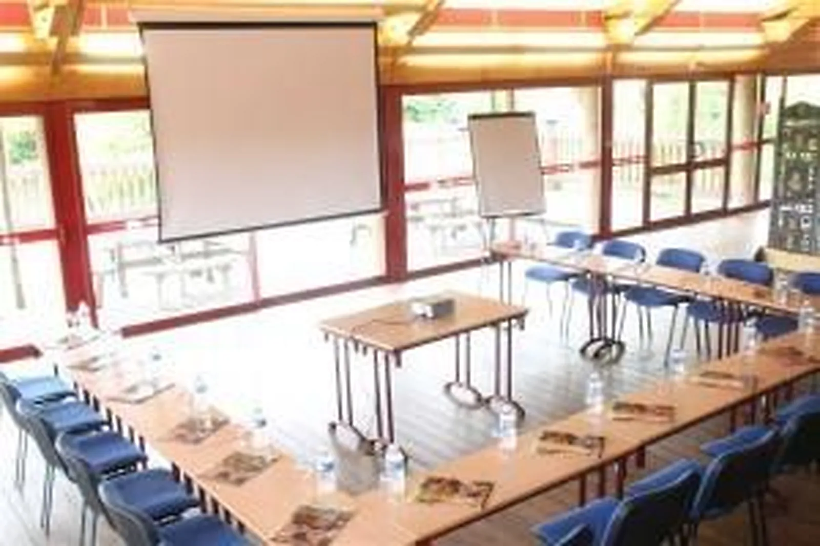 Lieux événementiels, ZOO DE CERZA