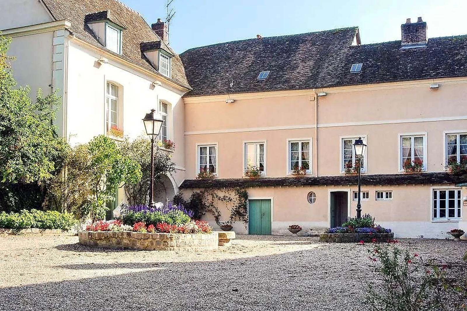 Lieux événementiels, LA CHÂINE D'OR