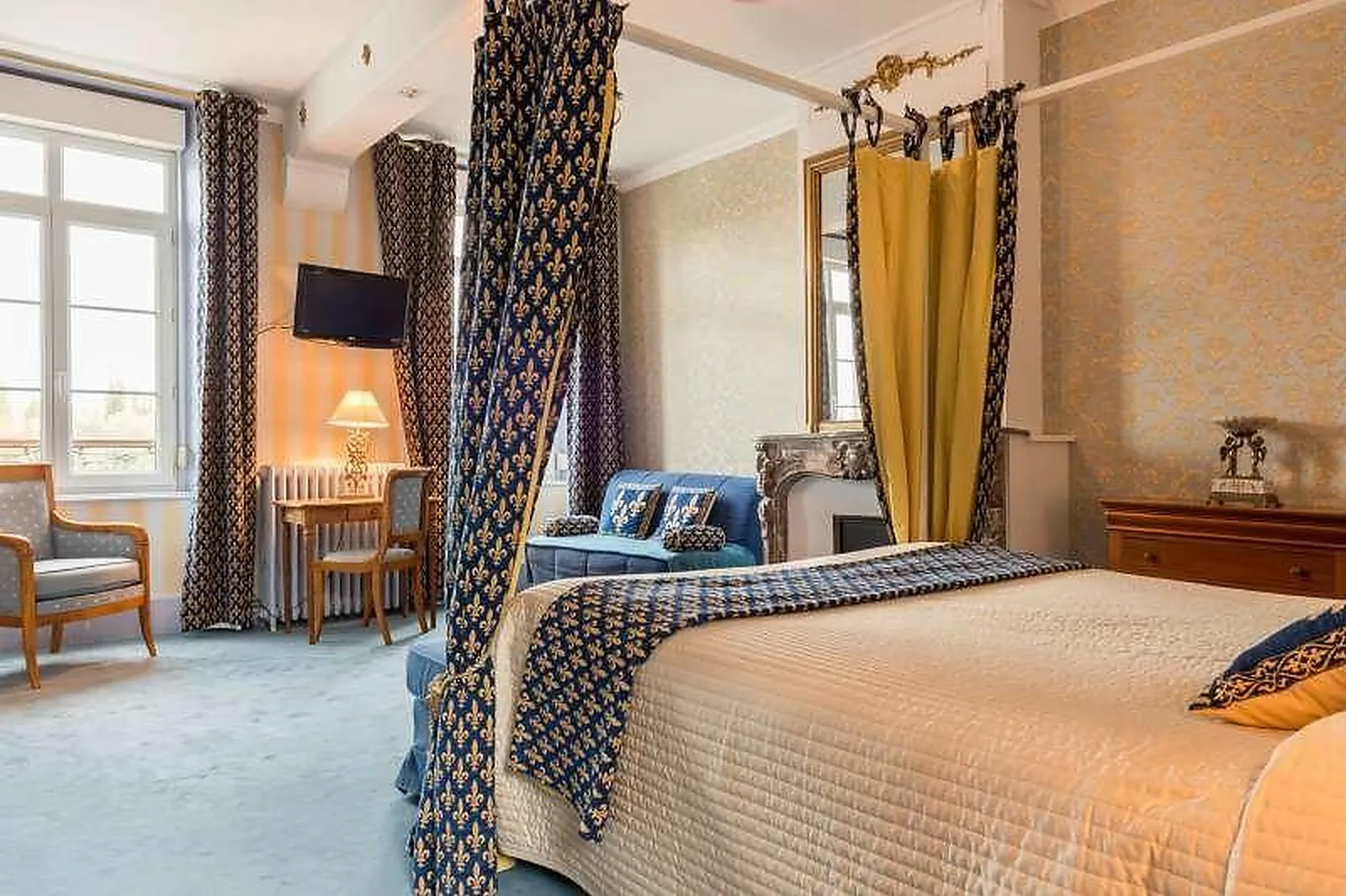 Lieux événementiels, LA CHÂINE D'OR