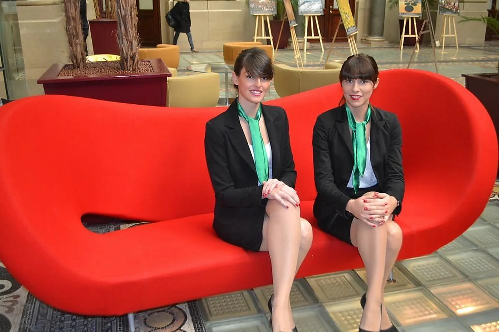 Hôtes et hôtesses d'accueil, EXELLE PARIS