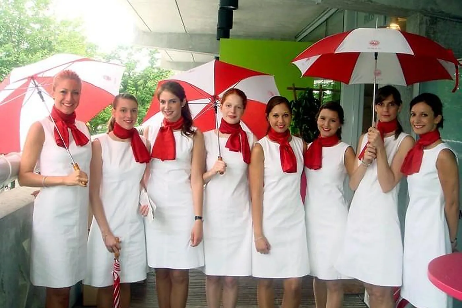 Hôtes et hôtesses d'accueil, AGENCE TRINITY