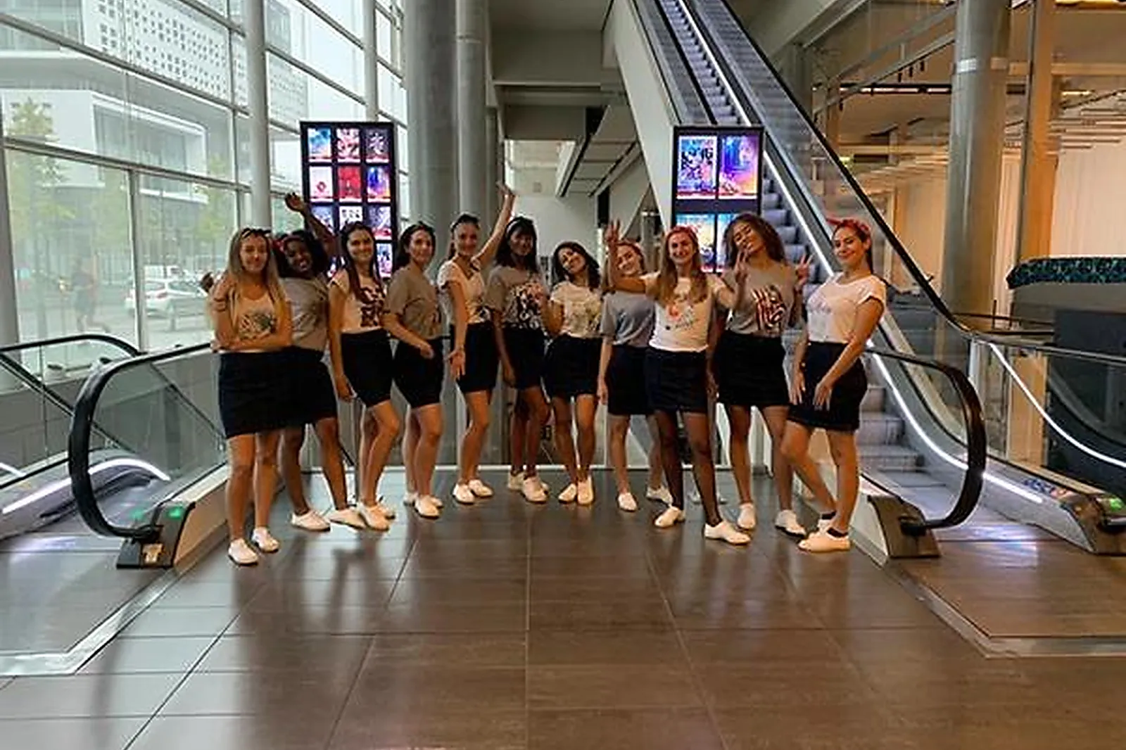 Hôtes et hôtesses d'accueil, AGENCE NORELA