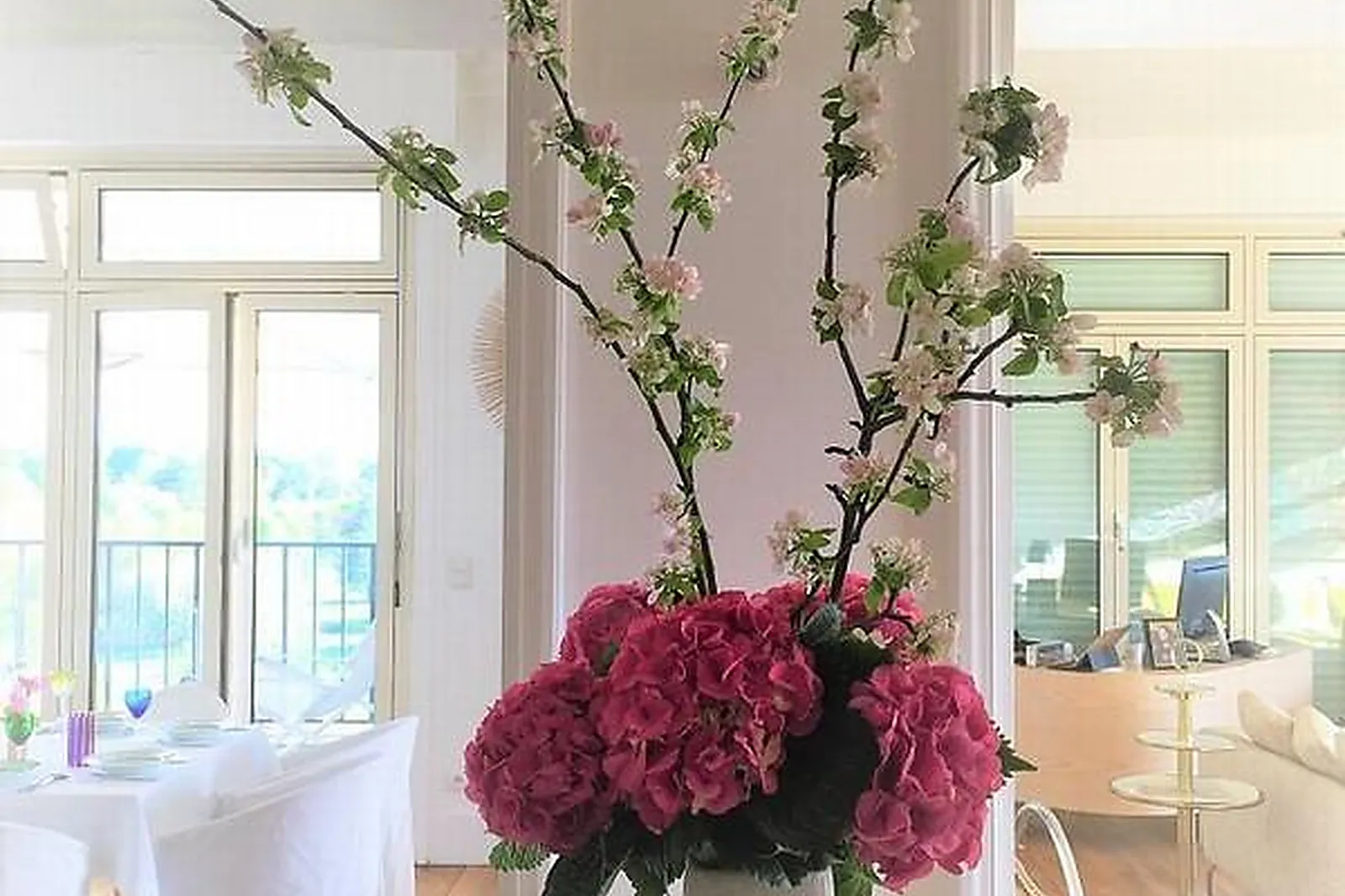 Prestataire Technique Audiovisuel, L'HERBE ET LA ROSE