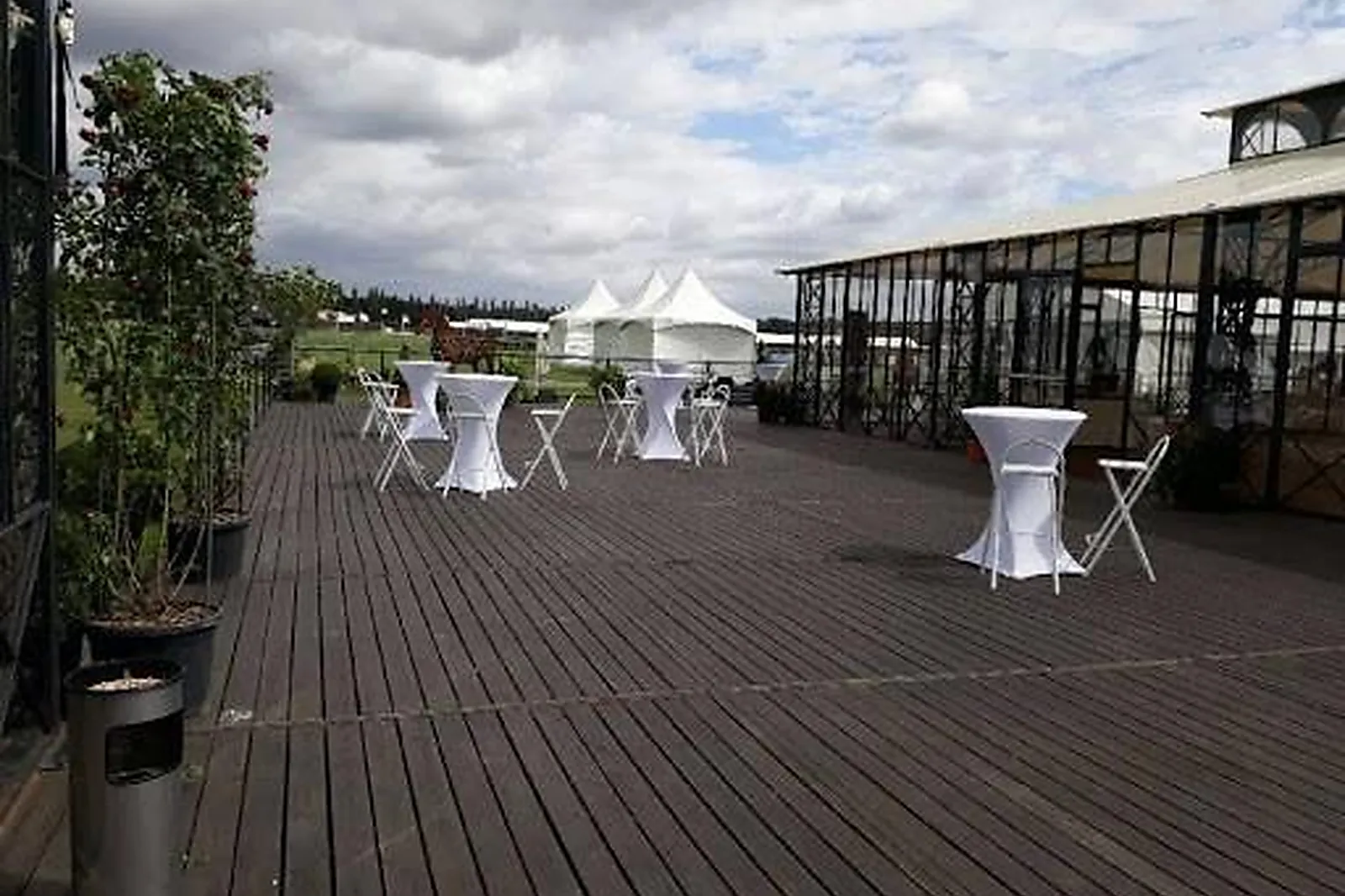 Nord-Pas-de-Calais-Picardie, FOURNITURES POUR EXPOSITIONS - GOUVIEUX (OISE) : MICHEL LOCATIONS