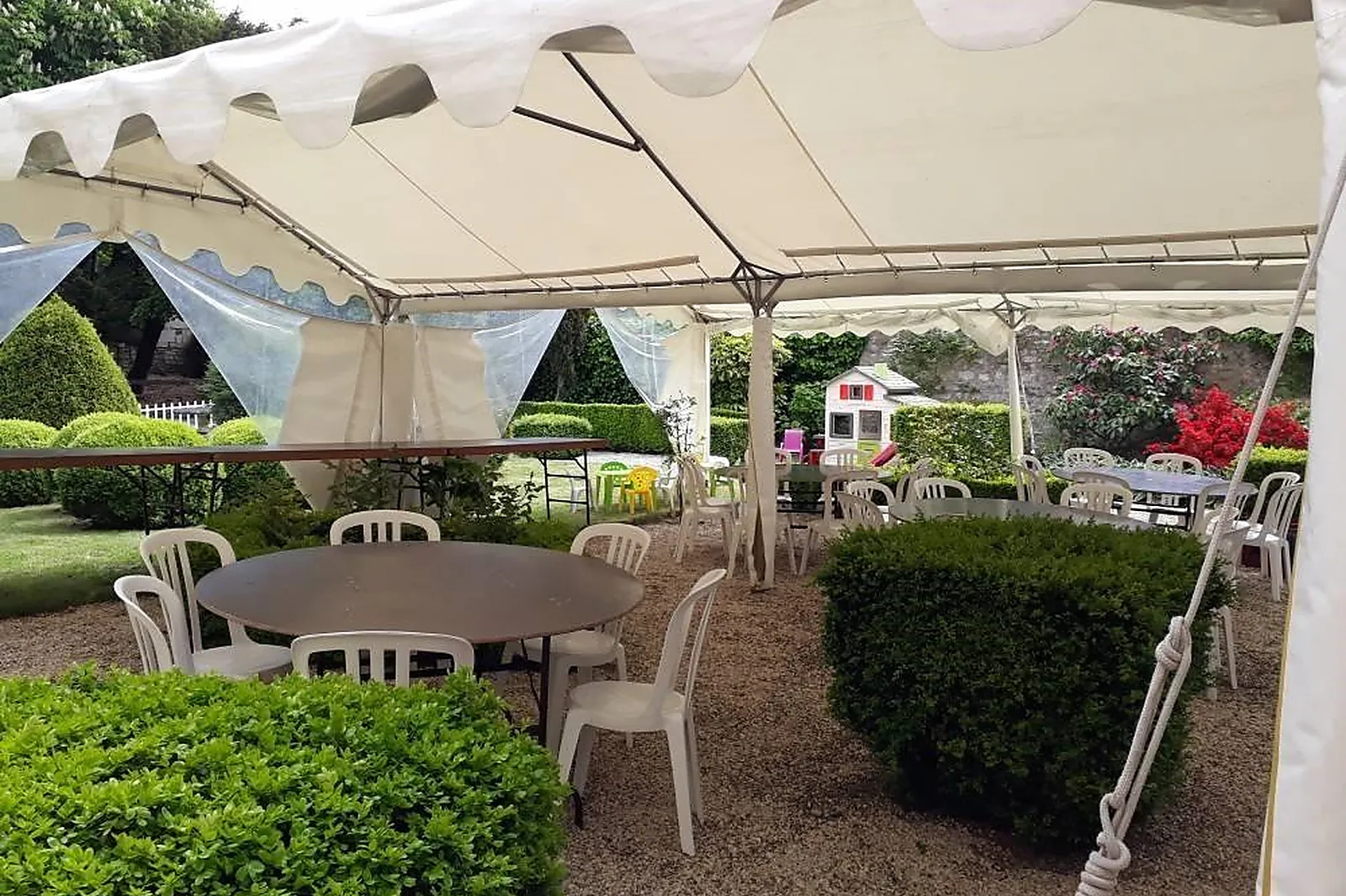 Nord-Pas-de-Calais-Picardie, FOURNITURES POUR EXPOSITIONS - GOUVIEUX (OISE) : MICHEL LOCATIONS