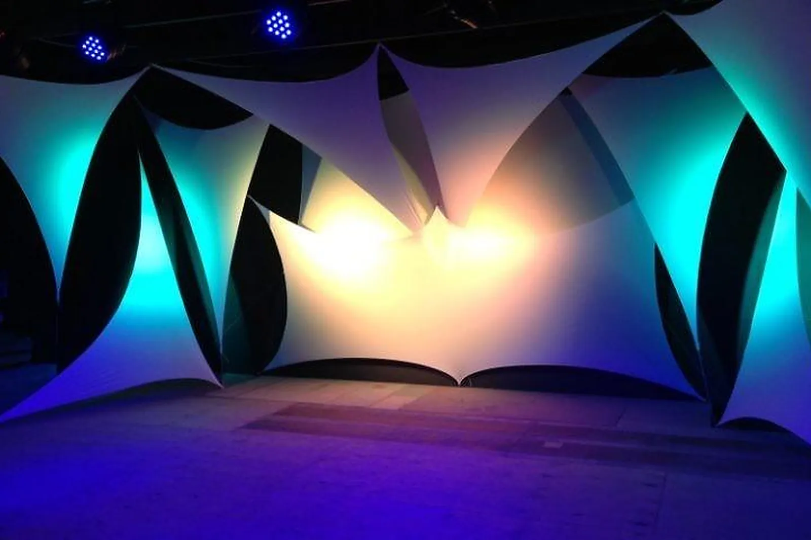 Île-de-France, FOURNITURES POUR EXPOSITIONS - ORLY (VAL-DE-MARNE) : CTN GROUPE