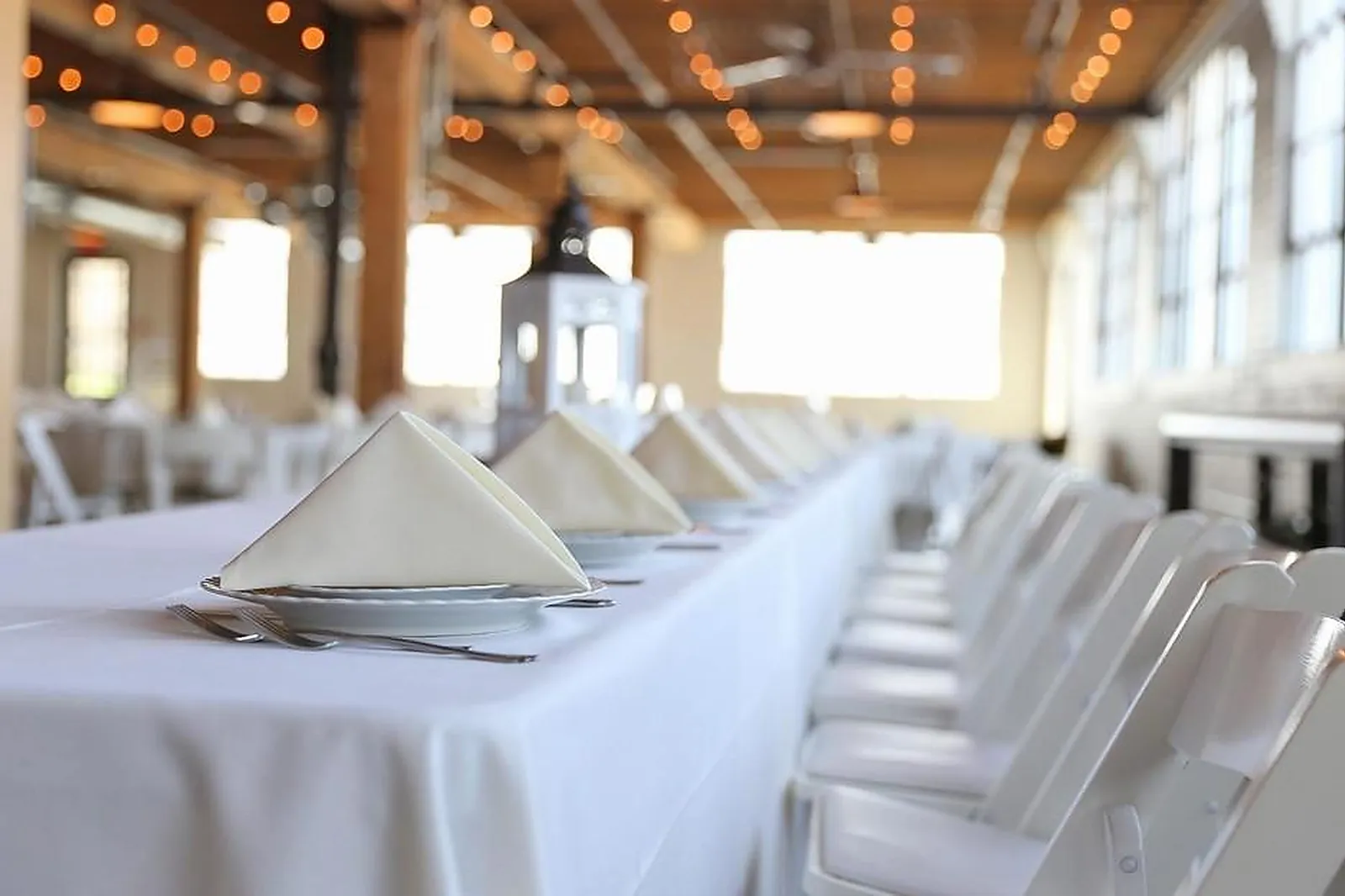 Île-de-France, FOURNITURES POUR EXPOSITIONS - ORLY (VAL-DE-MARNE) : CTN GROUPE