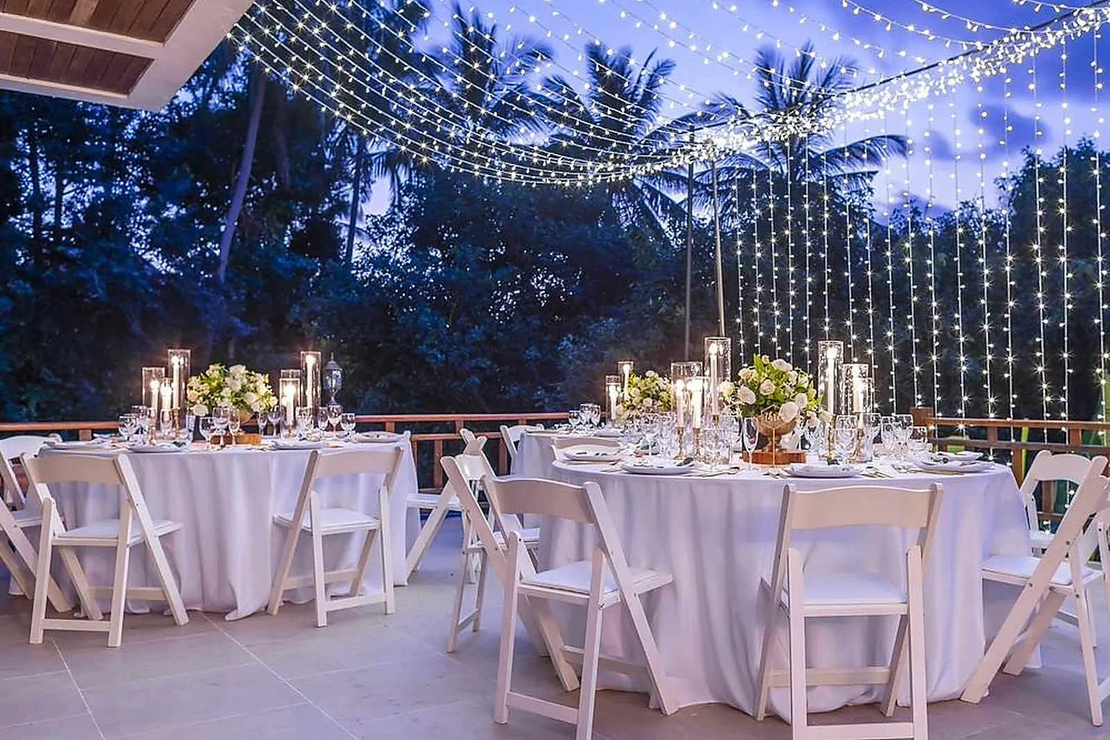 Services événementiels, LES CHAISES ROSES