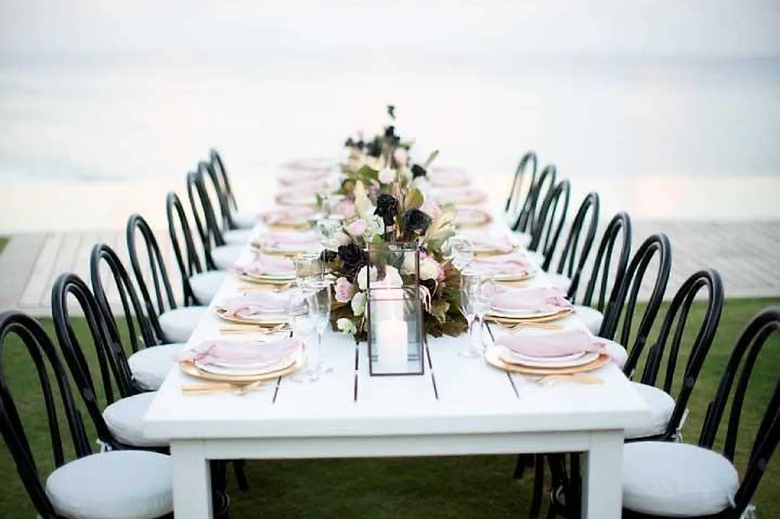 Services événementiels, LES CHAISES ROSES